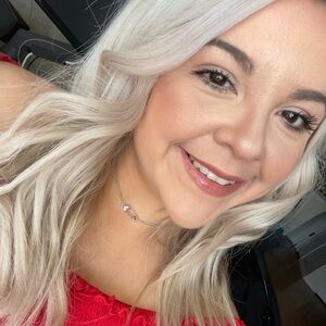 Meet your Posher, Dalia